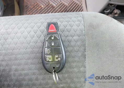 2009 Chrysler Town & Country Touring из США, поврежденный, VIN 2A8HR54179R678555